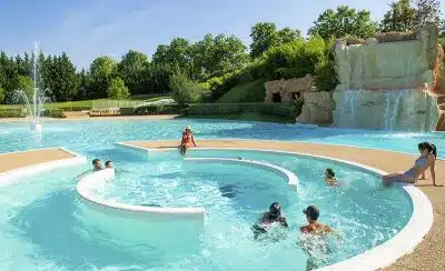 Découvrez les Cascades de Trévoux Un Parc Aquatique Unique Près de Lyon