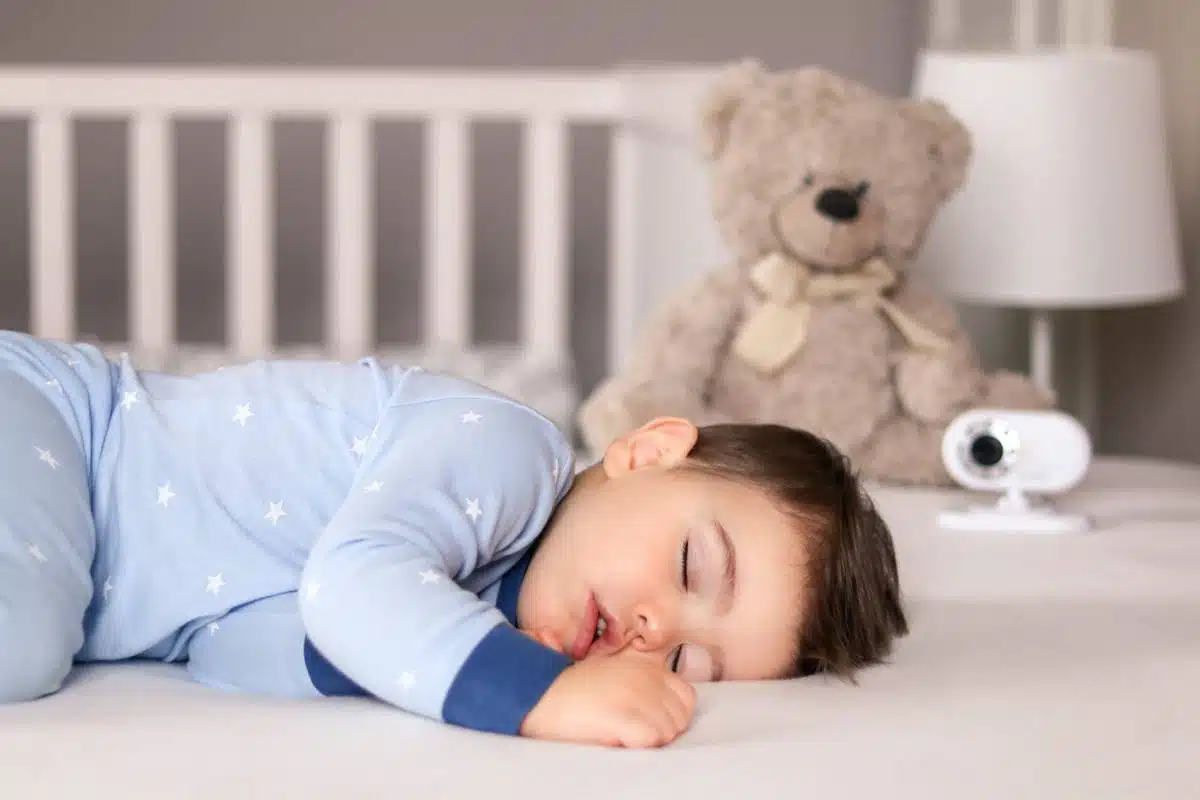 Les accessoires pour bébés indispensables pour bien dormir