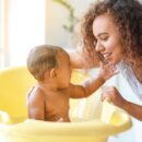 Les secrets pour choisir le meilleur transat de bain pour bébé