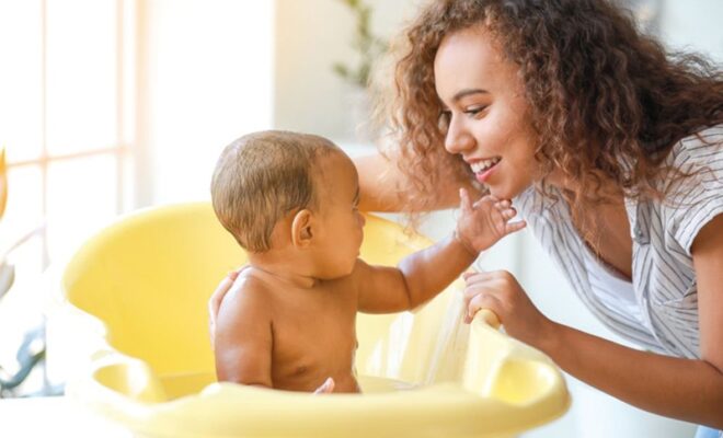 Les secrets pour choisir le meilleur transat de bain pour bébé