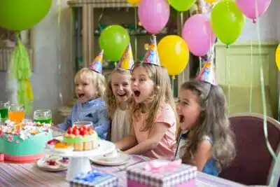 Retrouvez votre esprit d'enfant lors d'un anniversaire à thème