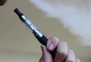 Comment les boutiques en ligne d'e-cigarette parviennent-elles à séduire leurs clients ?