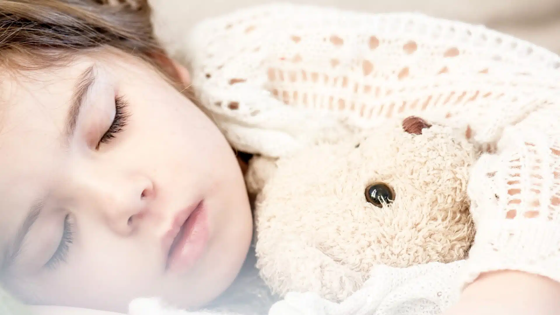 Pourquoi la peluche est indispensable aux enfants ?